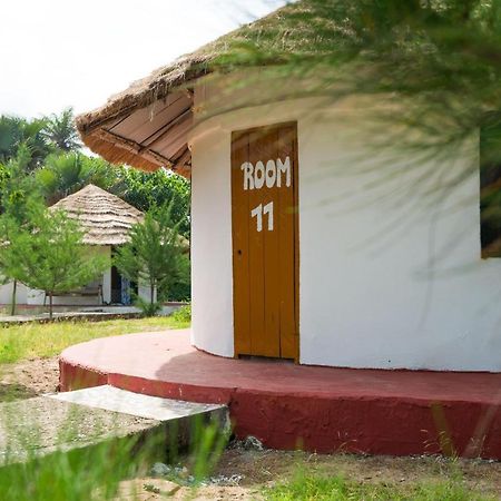Tamba Kuruba Eco-Lodge Folonko Exteriör bild