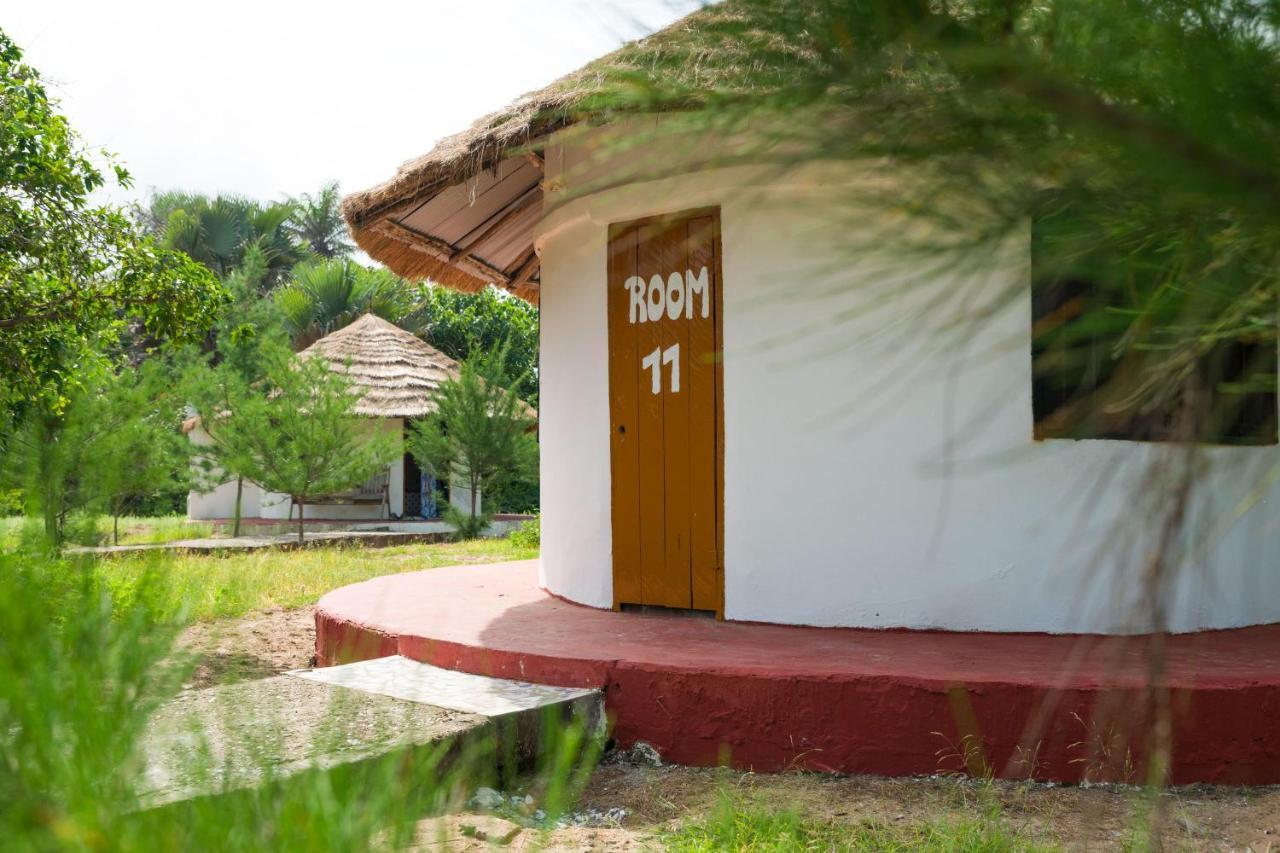 Tamba Kuruba Eco-Lodge Folonko Exteriör bild