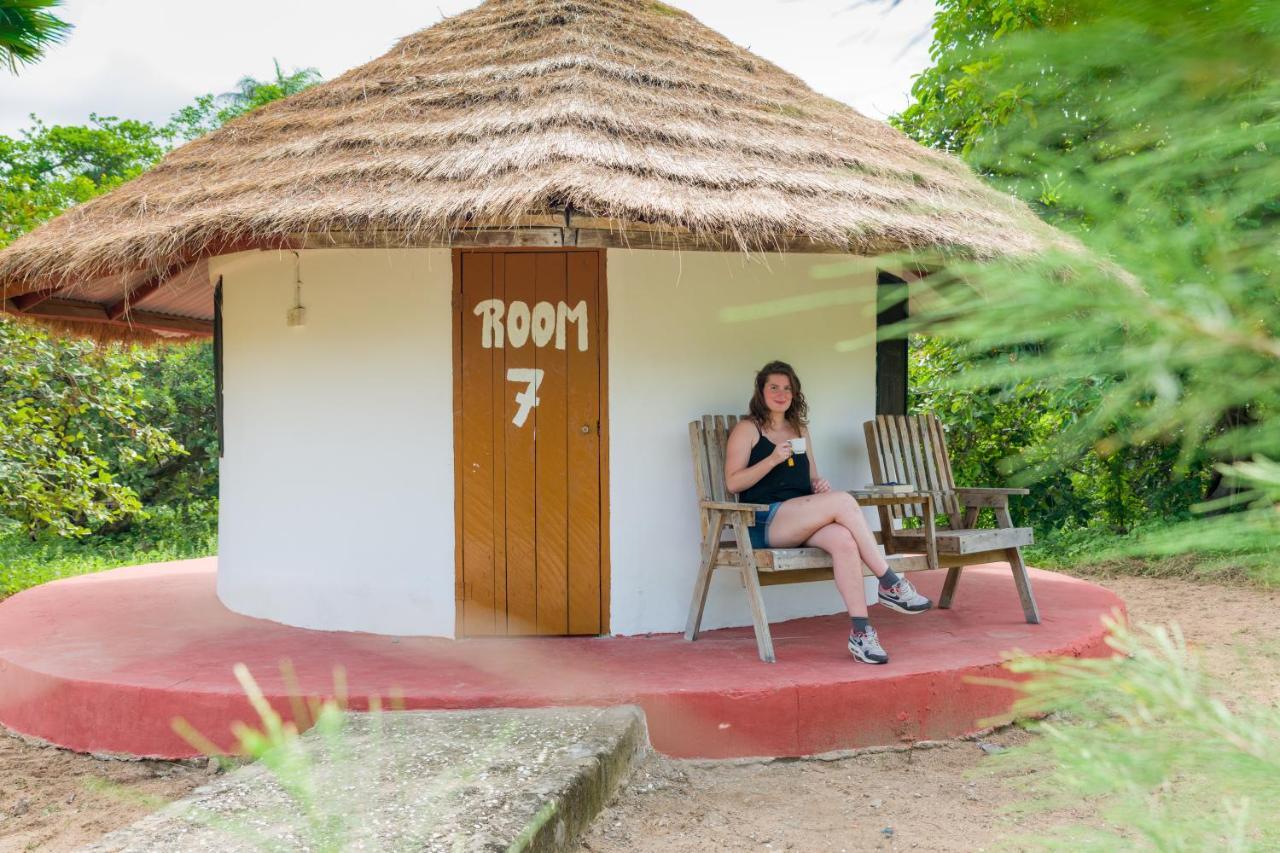 Tamba Kuruba Eco-Lodge Folonko Exteriör bild