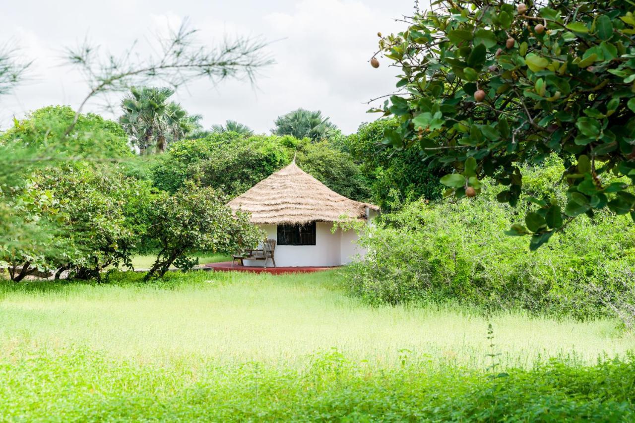 Tamba Kuruba Eco-Lodge Folonko Exteriör bild