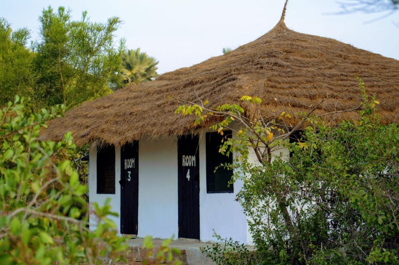 Tamba Kuruba Eco-Lodge Folonko Exteriör bild